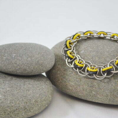 Helm Yellow & Black